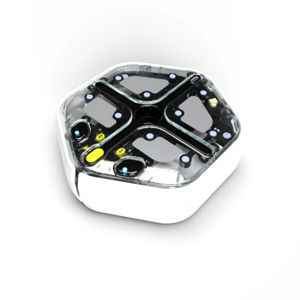Rob&ocirc; Root RT0 branco, de forma hexagonal, com componentes vis&iacute;veis atrav&eacute;s da cobertura transparente.