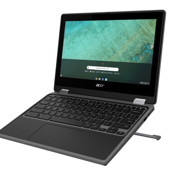 Computador portátil Acer Chromebook Spin 512 aberto, com caneta digital parcialmente retirada do compartimento lateral.