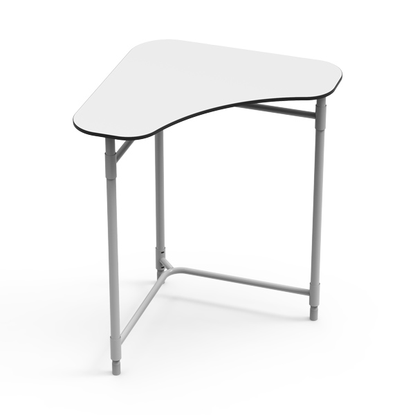 Mesa Desk 21 Boomerang com tampo branco curvo e pernas metálicas.