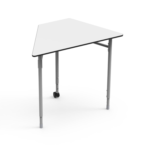Mesa Desk 21 Trapezoidal 6 com tampo branco, pernas metálicas reguláveis e uma roda visível.