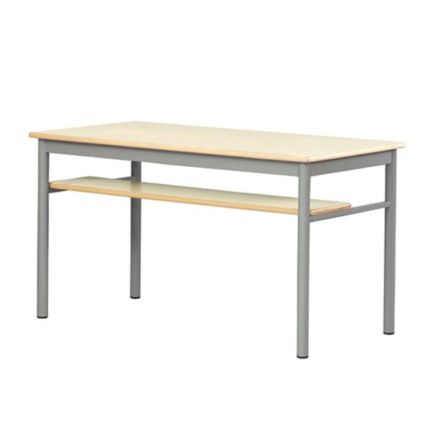 Mesa escolar dupla com tampo e subtampo de madeira clara e pernas metálicas cinzentas.