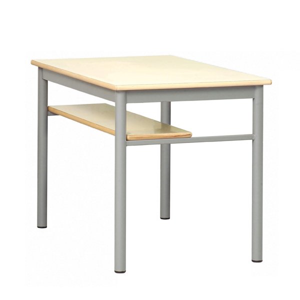 Mesa escolar individual com tampo e subtampo de madeira clara e pernas metálicas cinzentas.