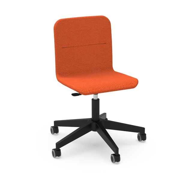 Cadeira Smooth Spin estofada a laranja com base preta com rodas.