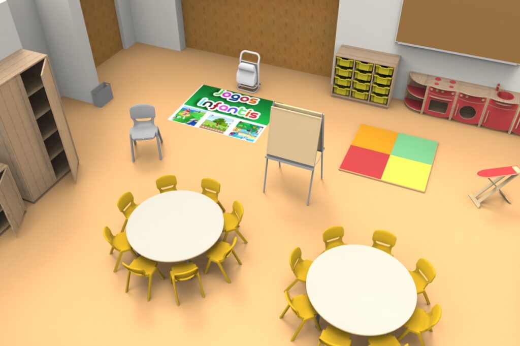 Sala do pré-escolar com mesas redondas, cadeiras amarelas, cozinha de brincar e tapetes.