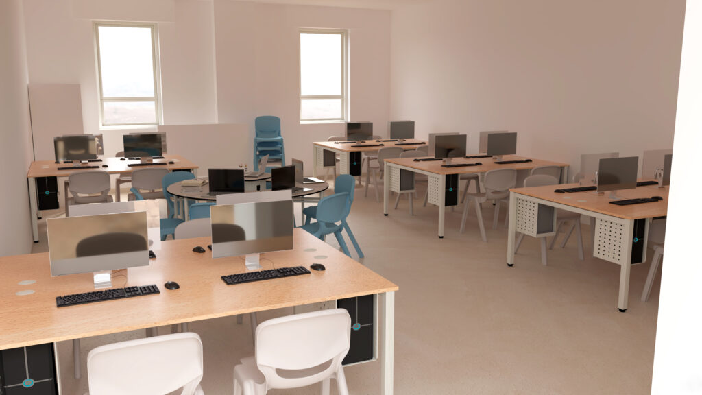 Sala de informática com computadores e cadeiras azuis e brancas.
