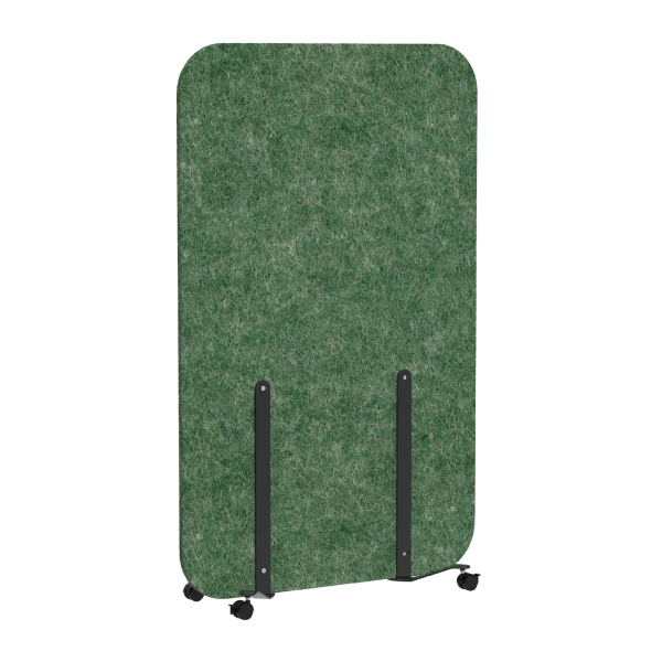 Painel divisório verde, com cantos arredondados e base com rodas.